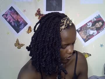 Maee_Y Chaturbate stream image from December 10, 2025
