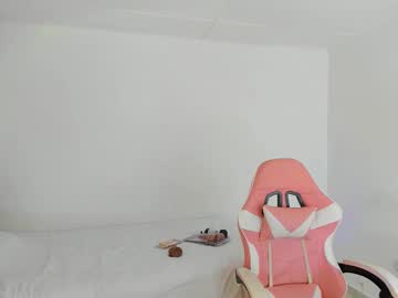 Littlesunn_ Chaturbate stream image from December 10, 2025