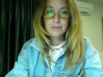 Olyra11 Chaturbate stream image from December 10, 2025