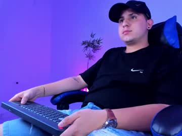 Michaell_S Chaturbate stream image from December 10, 2025