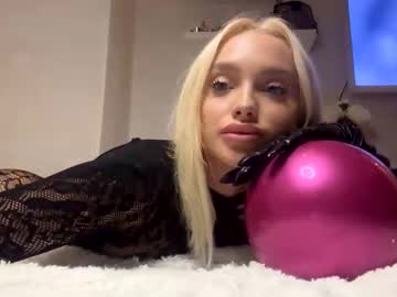 Blonde_Di Chaturbate stream image from December 10, 2025