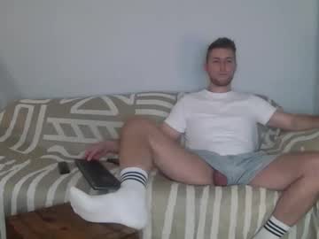 Englishladxxx Chaturbate stream image from December 10, 2025
