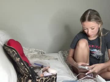 Skyybanks Chaturbate stream image from December 10, 2025