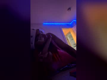 Kaylotto Chaturbate stream image from December 11, 2025