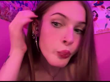 Fawnlakee Chaturbate stream image from December 11, 2025