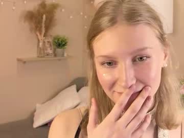 Asyalumi Chaturbate stream image from December 11, 2025