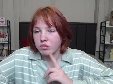 Evelinaredfox Chaturbate stream image from December 11, 2025