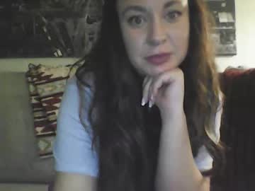 Hunnnydee Chaturbate stream image from December 11, 2025