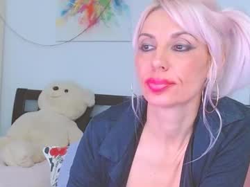 Honey_Lara Chaturbate stream image from December 11, 2025
