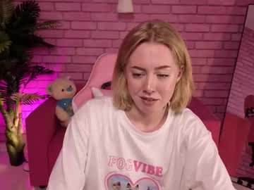 Noracollins Chaturbate stream image from December 11, 2025