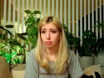 Violetttttacb Chaturbate stream image from December 11, 2025