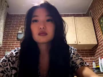 Denysebernacchi Chaturbate stream image from December 11, 2025