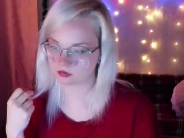 Smallimpmeili Chaturbate stream image from December 11, 2025
