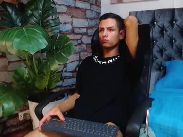 Ian_Parris Chaturbate stream image from December 11, 2025