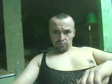 Kelbabxl Chaturbate stream image from December 11, 2025
