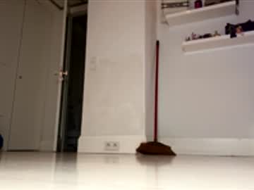 Blonde_Di Chaturbate stream image from December 12, 2025