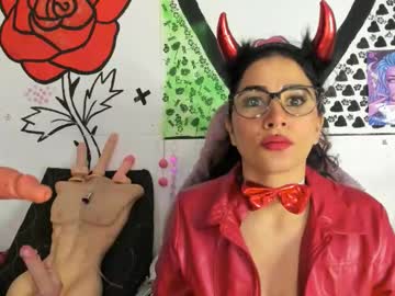 Kymberlyhott Chaturbate stream image from December 12, 2025