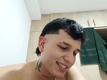 Andyhotsi Chaturbate stream image from December 12, 2025