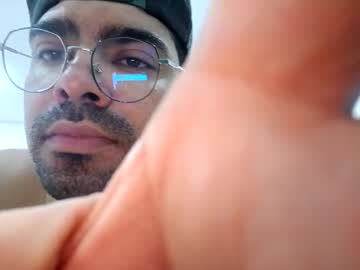 Efrenwilmer Chaturbate stream image from December 12, 2025