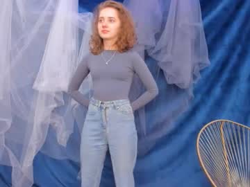 Cutelunette Chaturbate stream image from December 12, 2025