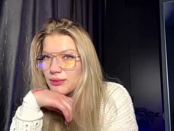 Abbeyducklow Chaturbate stream image from December 12, 2025