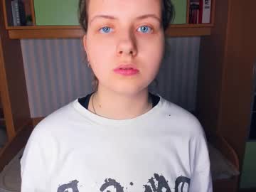 Benniemegginson Chaturbate stream image from December 12, 2025
