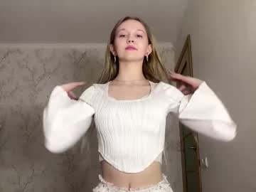 Carollkaps Chaturbate stream image from December 12, 2025