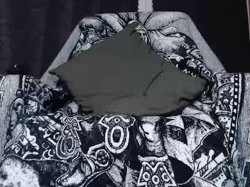 2sexyniknowit Chaturbate stream image from December 12, 2025