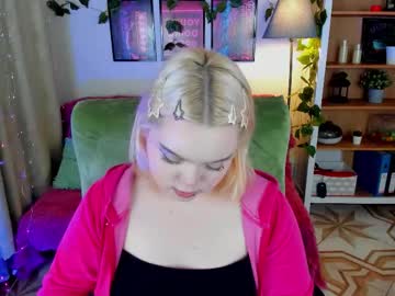 Crumble_Cookies Chaturbate stream image from December 12, 2025