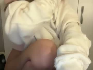 Aprilkai Chaturbate stream image from December 12, 2025