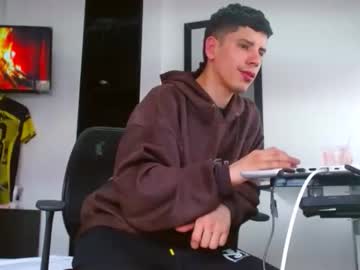 Jhongrey2 Chaturbate stream image from December 12, 2025