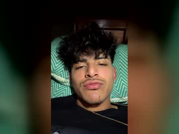 Zwontonz Chaturbate stream image from December 12, 2025