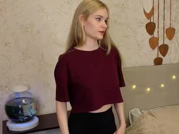 Naomiumiu Chaturbate stream image from December 12, 2025