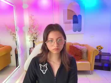 Vannia_T18 Chaturbate stream image from December 12, 2025
