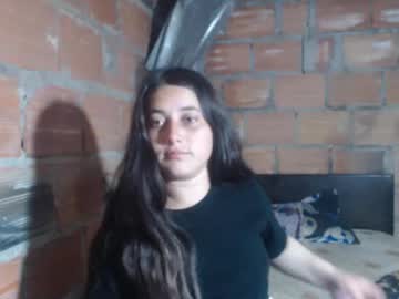 Bloondeekinky Chaturbate stream image from December 12, 2025