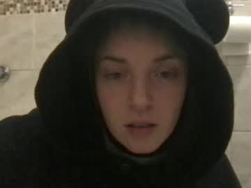 Twintea Chaturbate stream image from December 13, 2025