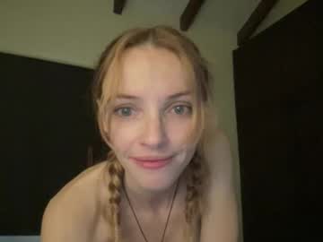 Lilbitali Chaturbate stream image from December 13, 2025