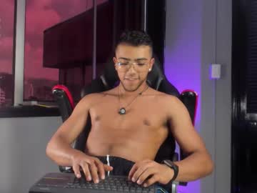 Colstorw_ Chaturbate stream image from December 13, 2025