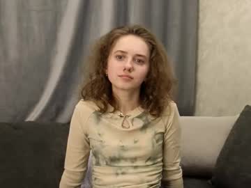 Cutelunette Chaturbate stream image from December 13, 2025