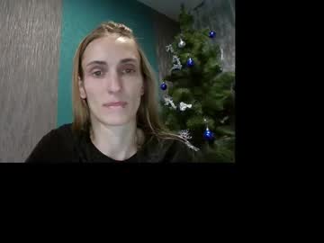 Kira_Morekiss Chaturbate stream image from December 13, 2025