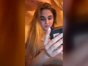 Lovelysilk_63 Chaturbate stream image from December 13, 2025