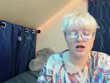 Sparkling_Water_Hate_Club Chaturbate stream image from December 13, 2025