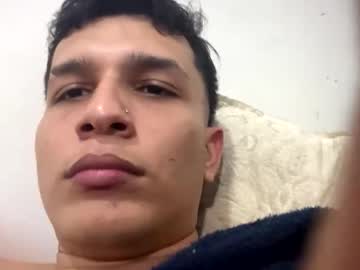 Andyhotsi Chaturbate stream image from December 14, 2025
