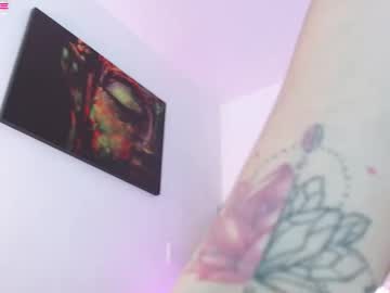 Laurymoons Chaturbate stream image from December 14, 2025