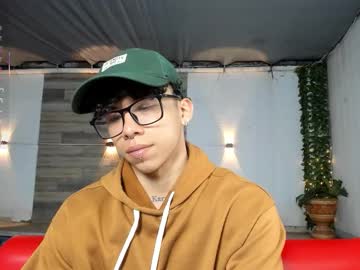 Akazaboy Chaturbate stream image from December 14, 2025