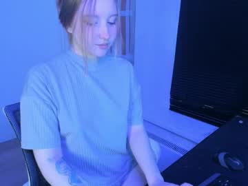Kittydollstella Chaturbate stream image from December 14, 2025