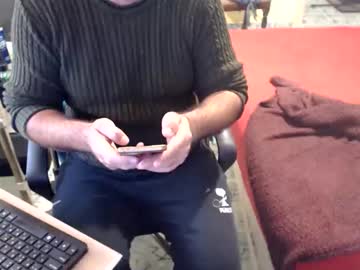 Badbulgaro Chaturbate stream image from December 14, 2025