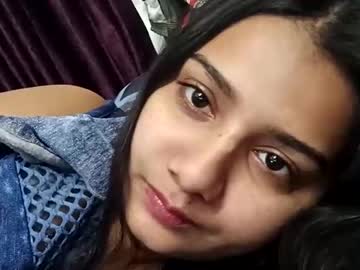 Cuddlemuffins_3110 Chaturbate stream image from December 14, 2025