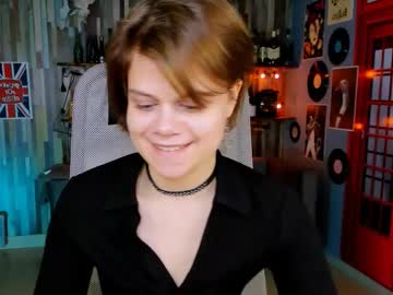 Elliemurler Chaturbate stream image from December 14, 2025