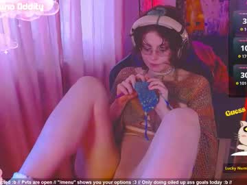 Lunaoddity Chaturbate stream image from December 14, 2025